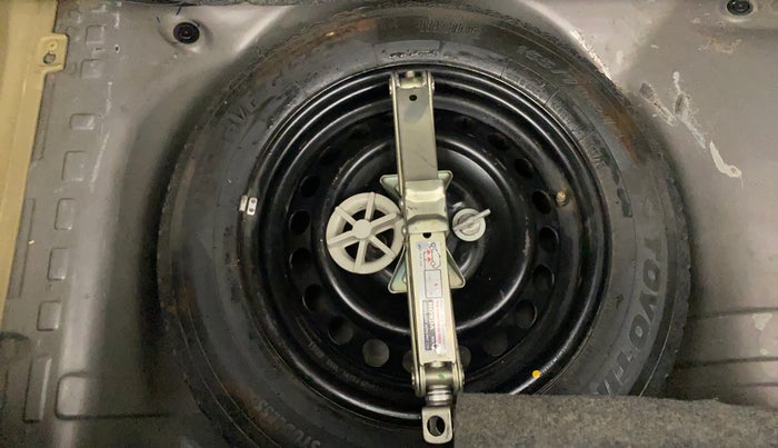 2014 Honda Brio S MT, Petrol, Manual, 84,592 km, Dicky (Boot door) - Tool missing