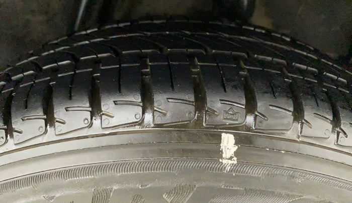 2014 Honda City 1.5L I-VTEC V MT, Petrol, Manual, 1,05,662 km, Left Rear Tyre Tread