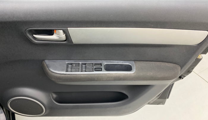 2010 Maruti Swift VXI D, Petrol, Manual, 36,650 km, Driver Side Door Panels Control