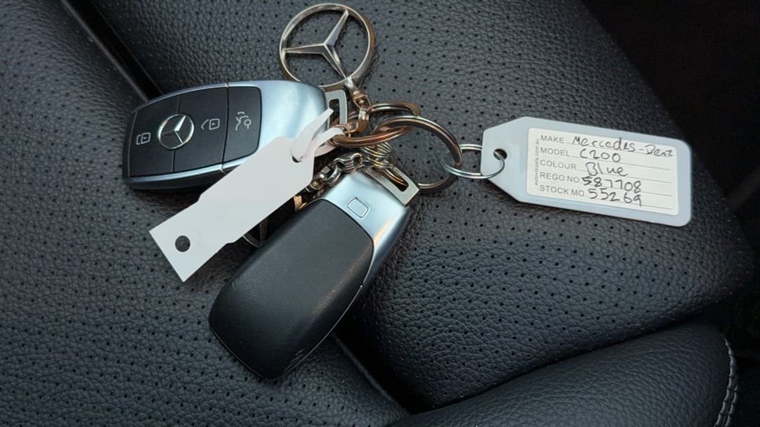 2020 Mercedes-benz C200 C200, Automatic, 60964 km, Key Close-up