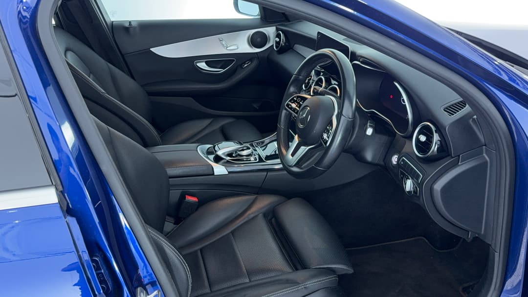 2020 Mercedes-benz C200 C200, Automatic, 60964 km, Right Side Front Door Cabin View