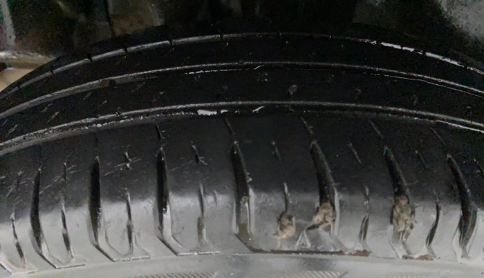 2018 Maruti Swift VXI D, Petrol, Manual, 36,535 km, Right Rear Tyre Tread