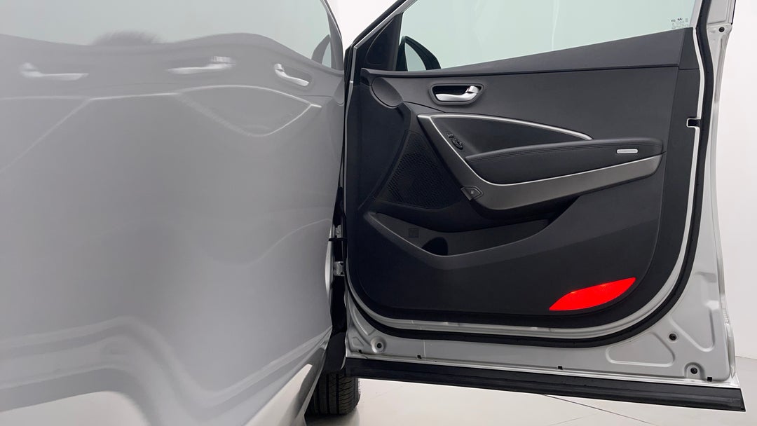 2015 Hyundai Santa Fe Elite Crdi (4x4), Automatic, 131763 km, Speaker View