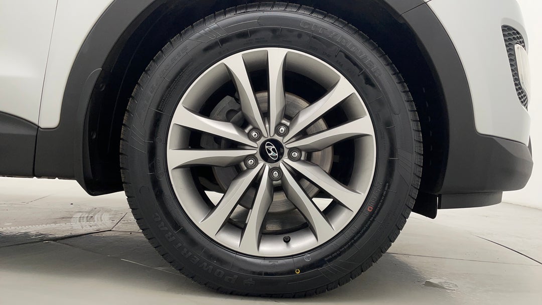 2015 Hyundai Santa Fe Elite Crdi (4x4), Automatic, 131763 km, Right Front Wheel