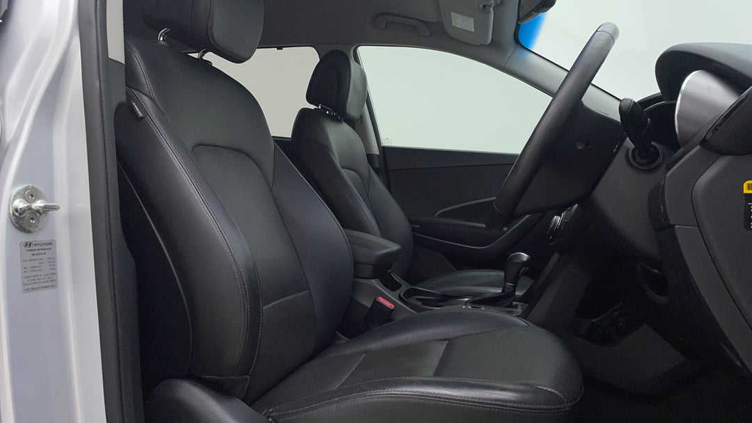 2015 Hyundai Santa Fe Elite Crdi (4x4), Automatic, 131763 km, Right Side Front Door Cabin View