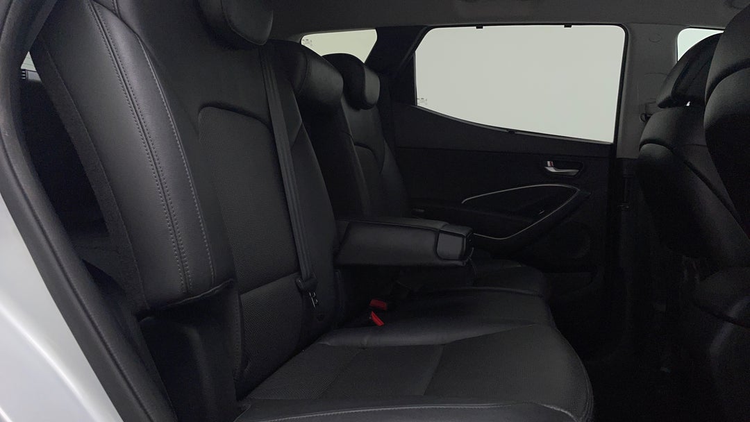 2015 Hyundai Santa Fe Elite Crdi (4x4), Automatic, 131763 km, Right Side Rear Door Cabin View