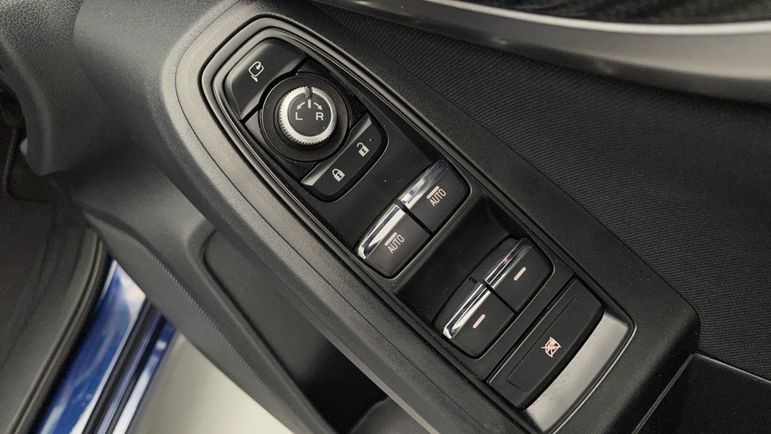 2017 Subaru Impreza 2.0i Premium (awd), Automatic, 66373 km, Drivers Side Door Panel Controls