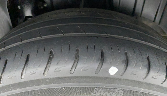 2020 Mahindra XUV300 W8(O), Diesel, Manual, 33,796 km, Left Rear Tyre Tread