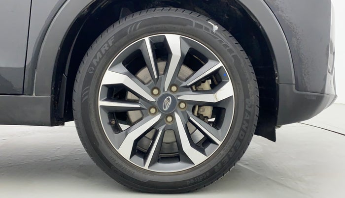 2020 Mahindra XUV300 W8(O), Diesel, Manual, 33,796 km, Right Front Wheel