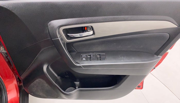 2019 Maruti Vitara Brezza ZDI+ DUAL TONE AMT, Diesel, Automatic, 52,444 km, Driver Side Door Panels Control