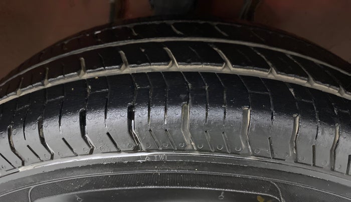 2019 Maruti Alto LXI, Petrol, Manual, Right Front Tyre Tread