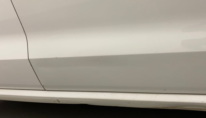 2011 Volkswagen Polo TRENDLINE 1.2L PETROL, Petrol, Manual, 1,14,373 km, Driver-side door - Slightly dented