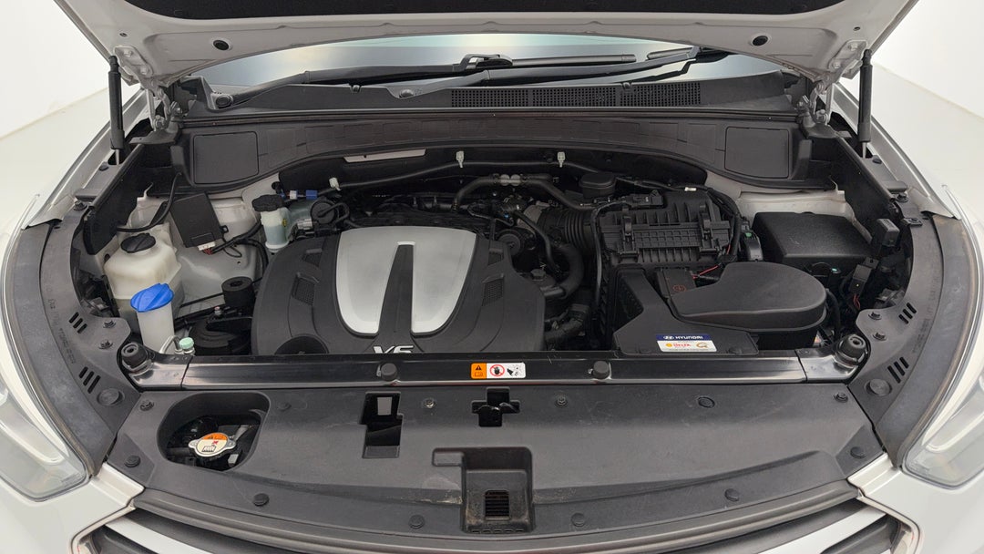 2018 Hyundai Santa Fe Active X, Automatic, 88304 km, Open Bonnet (Engine)
