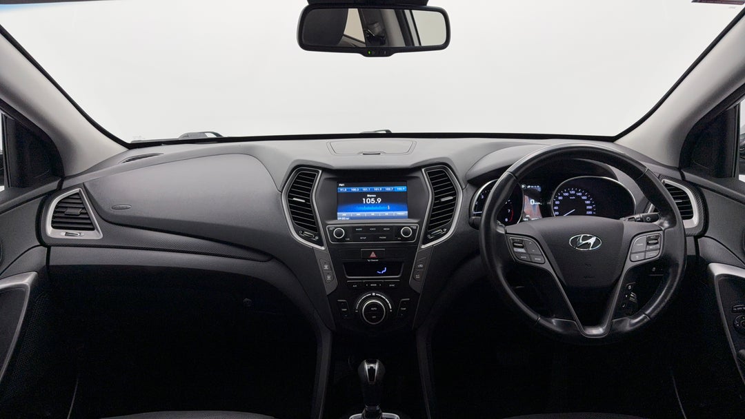 2018 Hyundai Santa Fe Active X, Automatic, 88304 km, Dashboard View