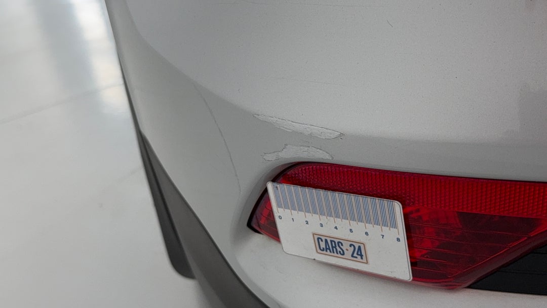 2018 Hyundai Santa Fe Active X, Automatic, 88304 km, Bumper Rear Scratch