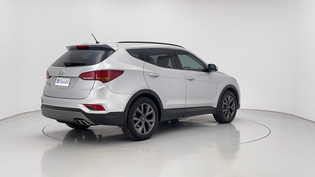 2018 Hyundai Santa Fe Active X, Automatic, 88304 km, Right Back Diagonal (45- Degree) View