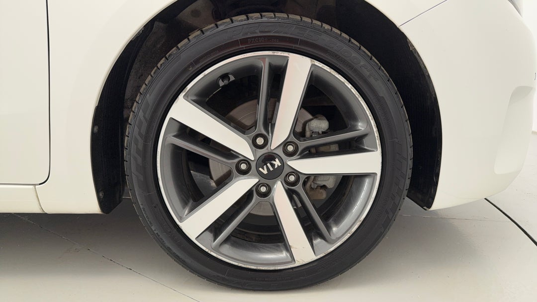 2018 Kia Cerato Sport, Automatic, 161657 km, Right Front Wheel