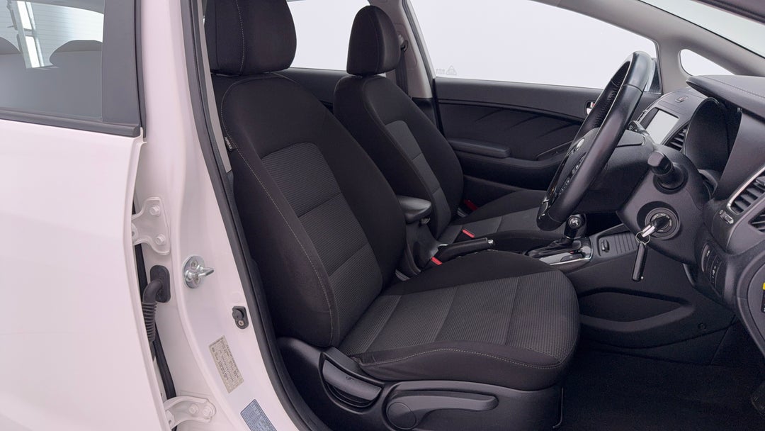 2018 Kia Cerato Sport, Automatic, 161657 km, Right Side Front Door Cabin View