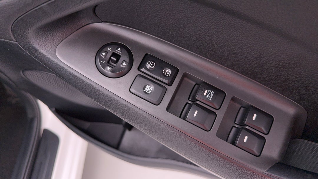 2018 Kia Cerato Sport, Automatic, 161657 km, Drivers Side Door Panel Controls