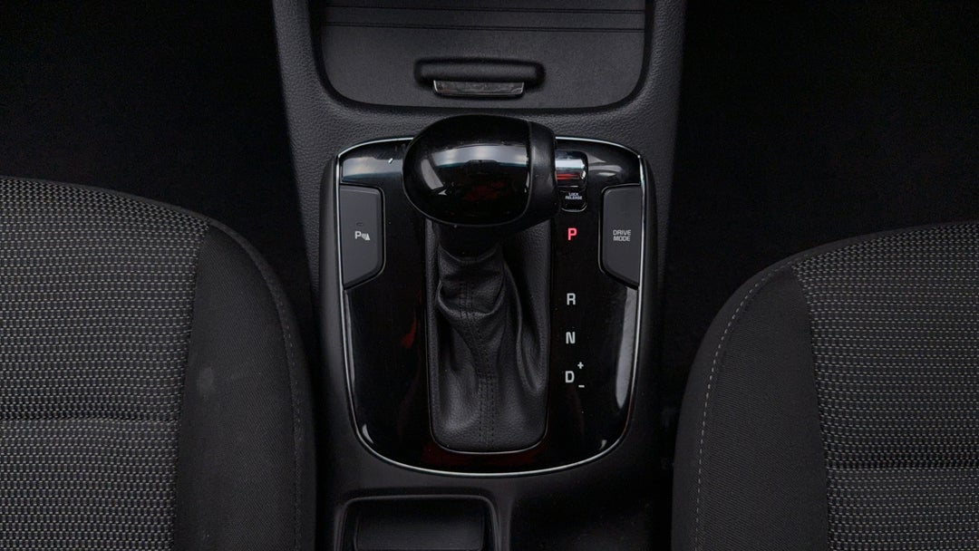 2018 Kia Cerato Sport, Automatic, 161657 km, Gear Lever 