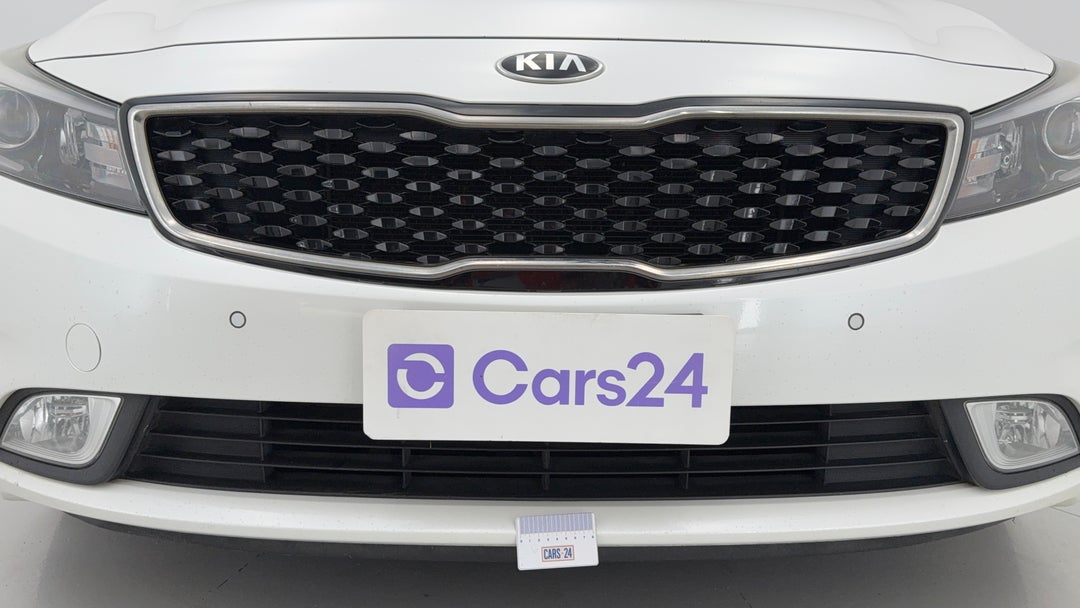 2018 Kia Cerato Sport, Automatic, 161657 km, Bumper Front Chip