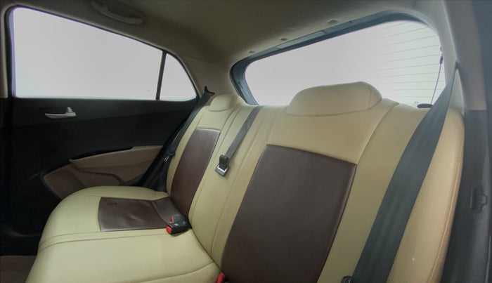 2016 Hyundai Grand i10 SPORTS 1.2 VTVT, Petrol, Manual, 73,156 km, Right Side Door Cabin View
