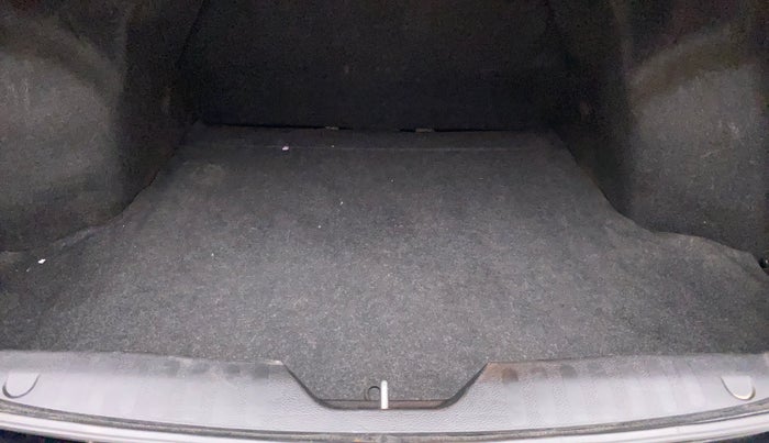 2015 Maruti Ciaz ZXI, Petrol, Manual, 93,757 km, Boot Inside