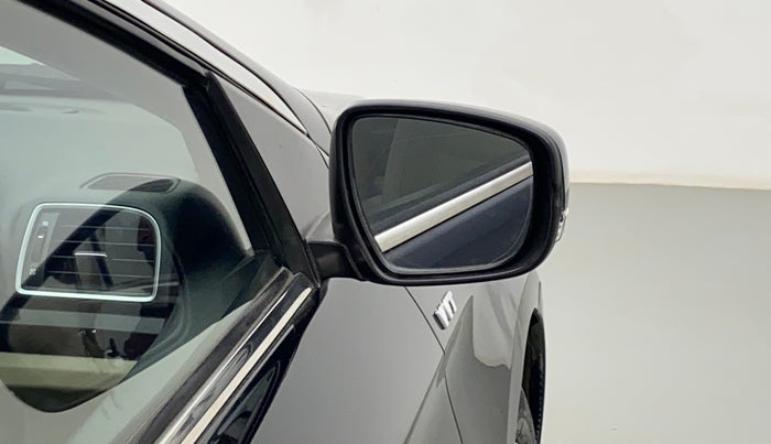 2015 Maruti Ciaz ZXI, Petrol, Manual, 93,757 km, Right rear-view mirror - Mirror motor not working