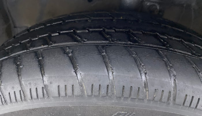 2018 Maruti Celerio VXI d, Petrol, Manual, 23,865 km, Left Front Tyre Tread