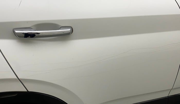 2022 Hyundai VENUE SX 1.5 (O) EXECUTIVE CRDI, Diesel, Manual, 64,354 km, Right rear door - Minor scratches