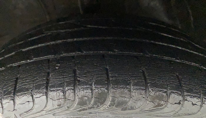 2011 Toyota Etios VX, Petrol, Manual, 55,731 km, Left Front Tyre Tread