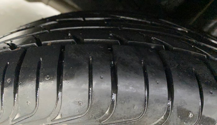 2011 Toyota Etios VX, Petrol, Manual, 55,731 km, Right Rear Tyre Tread