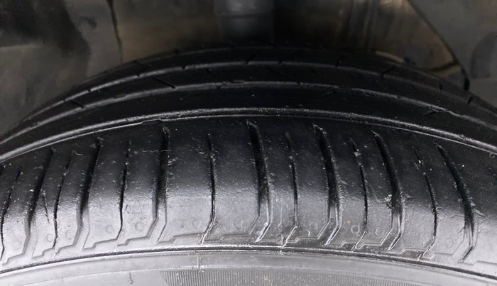 2018 Maruti S Cross ALPHA SHVS, Diesel, Manual, 58,564 km, Right Front Tyre Tread