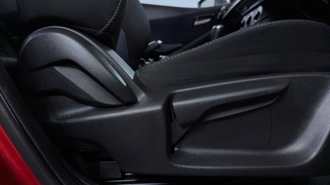 2016 Mazda Mazda2 Maxx, Automatic, 55855 km, Drivers Side Adjustment Panel