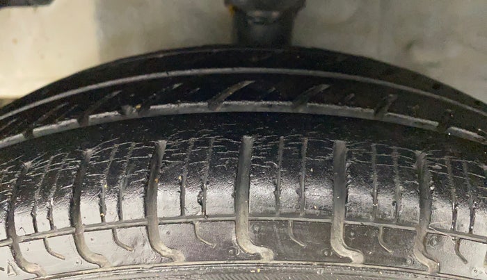 2016 Hyundai Eon ERA PLUS, Petrol, Manual, 21,813 km, Left Front Tyre Tread