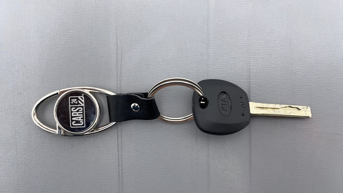 Kia Mohave-Key Close-up