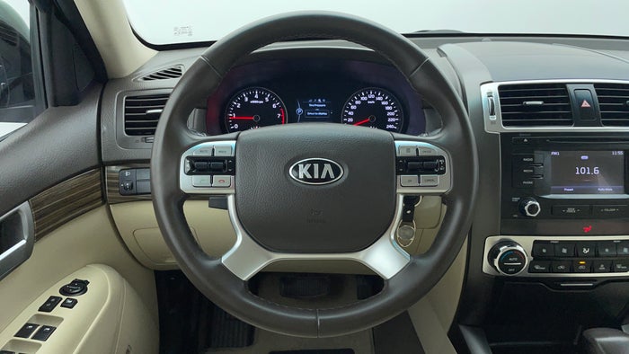Kia Mohave-Steering Wheel Close-up