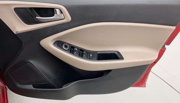2014 Hyundai Elite i20 ASTA 1.2, CNG, Manual, 1,07,819 km, Driver Side Door Panels Control