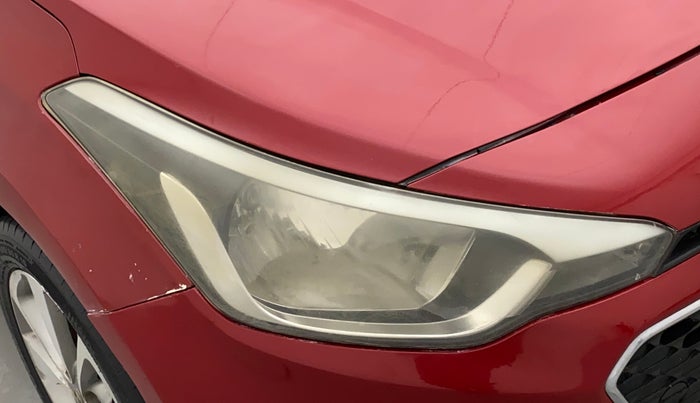 2014 Hyundai Elite i20 ASTA 1.2, CNG, Manual, 1,07,819 km, Right headlight - Minor scratches