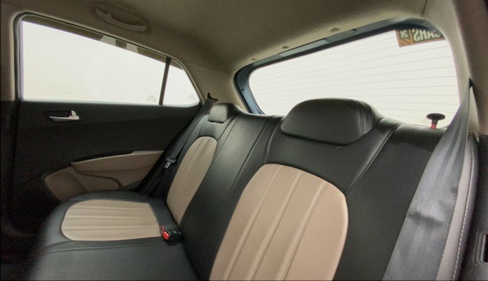 2016 Hyundai Grand i10 SPORTZ 1.2 KAPPA VTVT, Petrol, Manual, 36,225 km, Right Side Rear Door Cabin