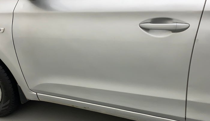 2018 Hyundai Elite i20 MAGNA EXECUTIVE CVT, Petrol, Automatic, 65,118 km, Front passenger door - Minor scratches