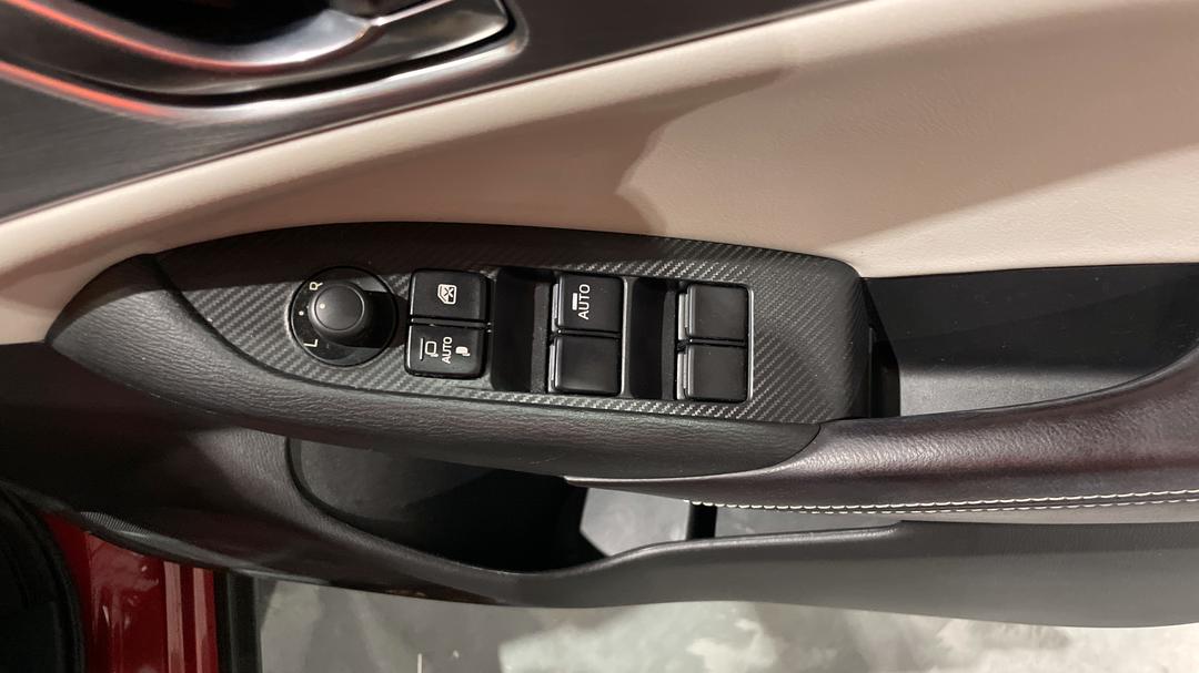 2019 Mazda CX-3 Akari Le (FWD), Automatic, 49884 km, Drivers Side Door Panel Controls