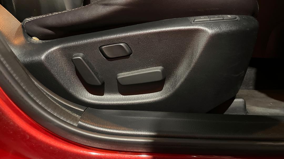 2019 Mazda CX-3 Akari Le (FWD), Automatic, 49884 km, Drivers Side Adjustment Panel