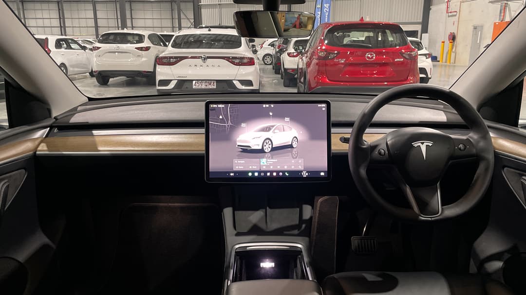 2024 Tesla Model Y Rear-wheel Drive, Automatic, 21380 km, Dashboard View