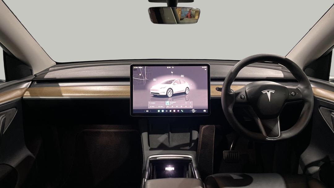 2024 Tesla Model Y Rear-wheel Drive, Automatic, 21380 km, Dashboard View