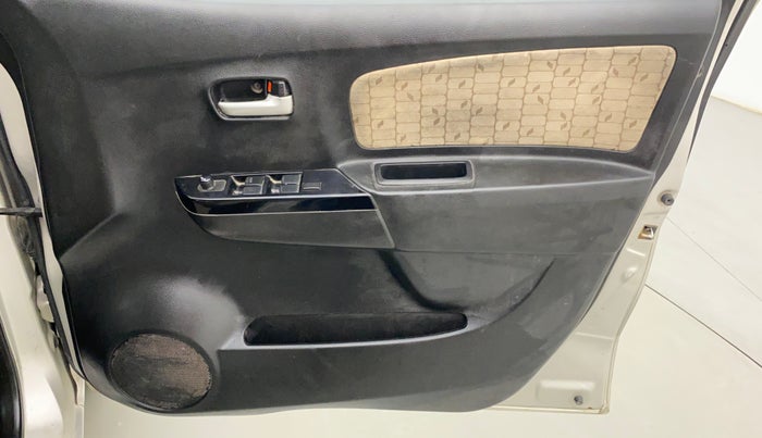 2017 Maruti Wagon R 1.0 VXI, Petrol, Manual, 75,779 km, Driver Side Door Panels Control