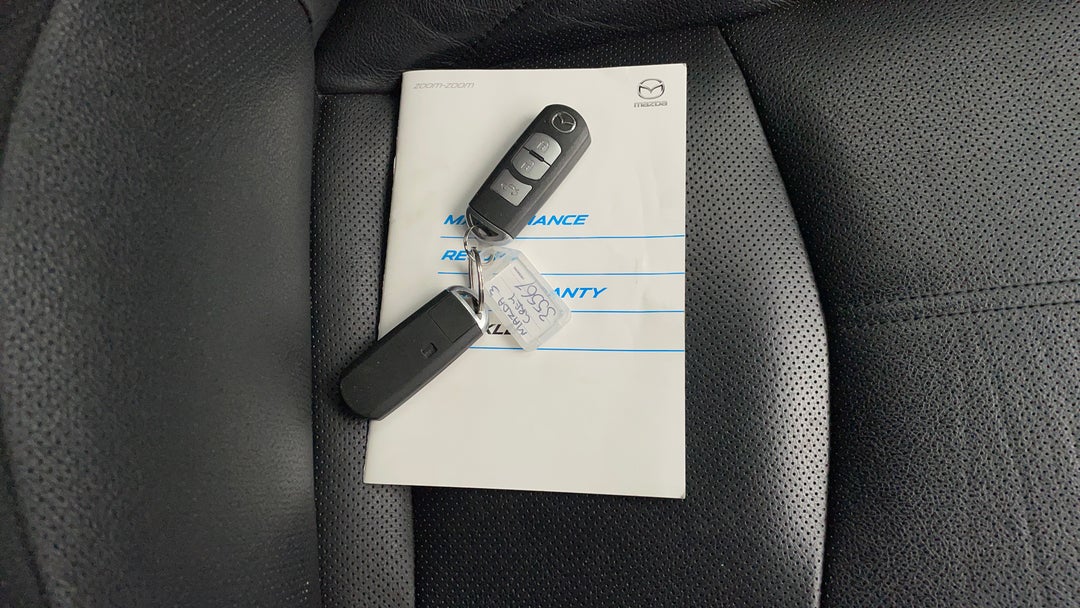 2017 Mazda 3 Touring, Automatic, 140202 km, Key Close-up