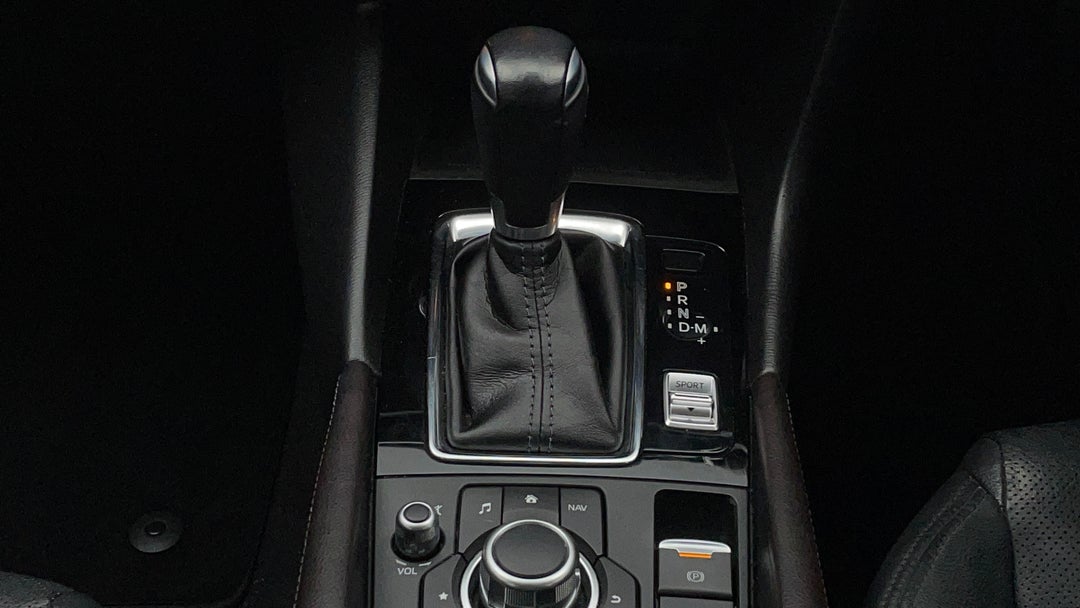 2017 Mazda 3 Touring, Automatic, 140202 km, Gear Lever 