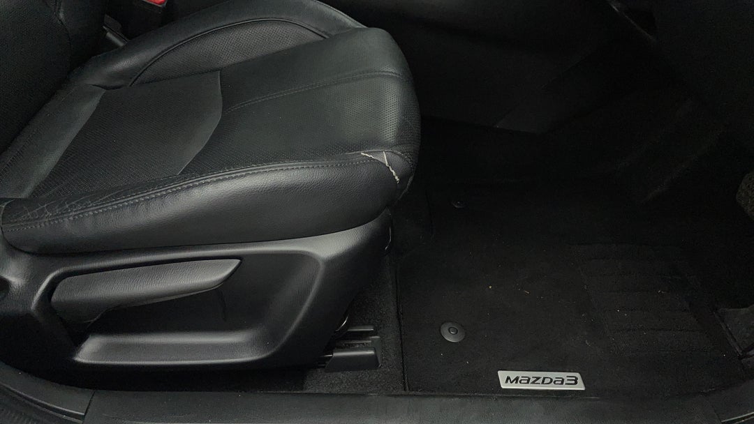 2017 Mazda 3 Touring, Automatic, 140202 km, Drivers Side Adjustment Panel