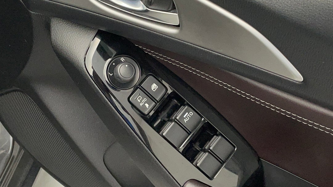 2017 Mazda 3 Touring, Automatic, 140202 km, Drivers Side Door Panel Controls